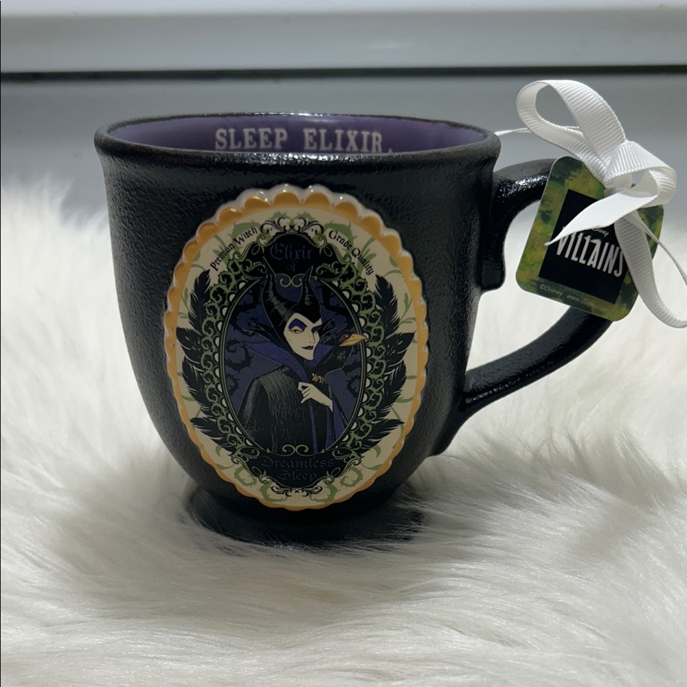 {BNWT}Rae Dunn Black and Purple Disney Villains Large Mug. A collectors dream:)